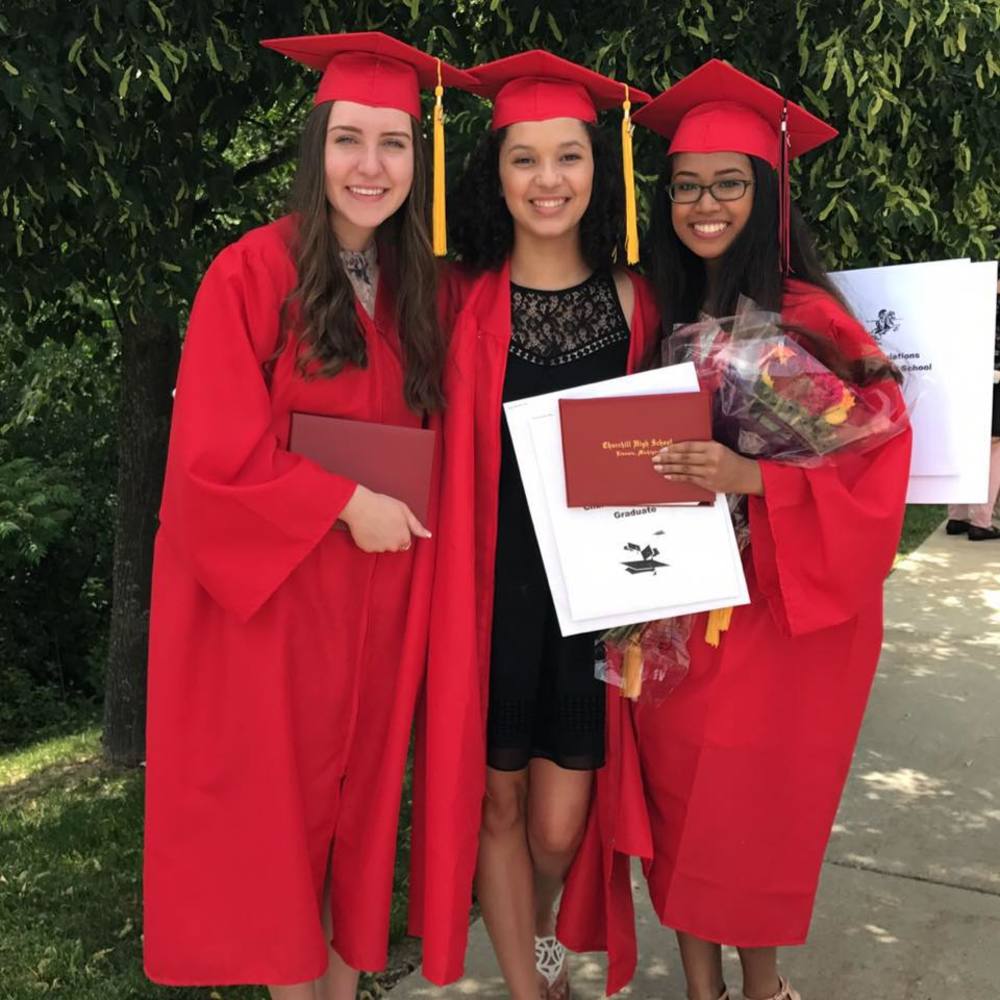 Meet your Posher, Julia